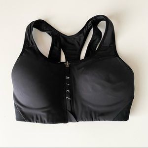 Nike Dri-FIT shape bra. Zip front. Size S